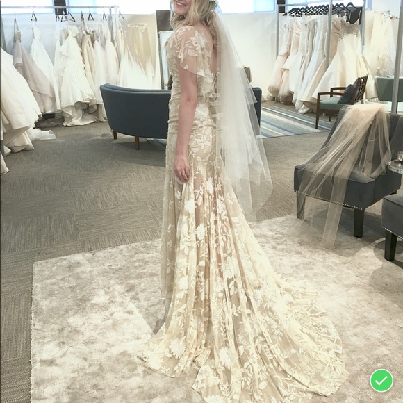 BEAUTIFUL & UNIQUE Rue De Seine Elea wedding gown - Picture 8 of 8